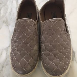 Steve Madden slide on